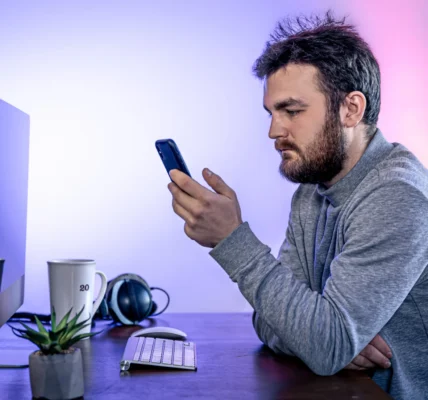 why is my internet not working on my phone